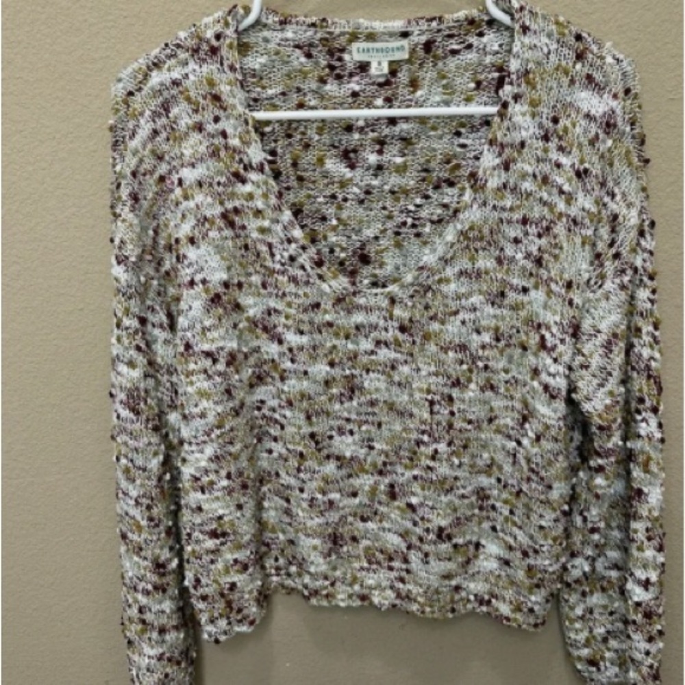 Earthbound ivory white & maroon multicolor woven knit cropped sweater size large